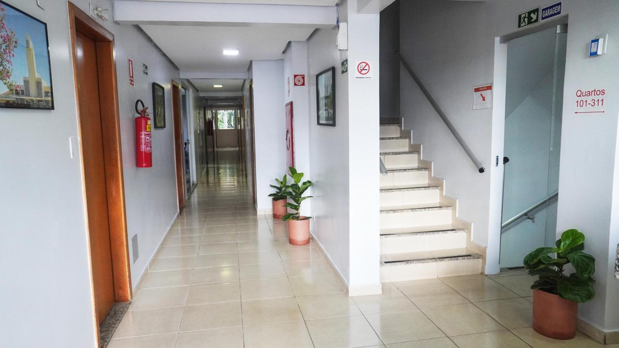 Hotel Goiania Executive Экстерьер фото